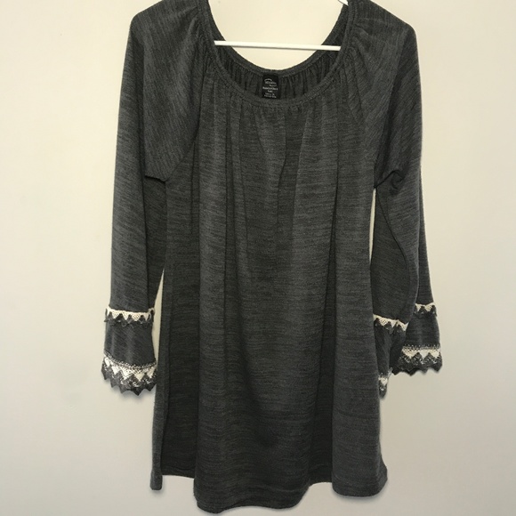 WinWin Tops - Winwin Gray Bell Sleeve Sweater Tunic Size L/XL